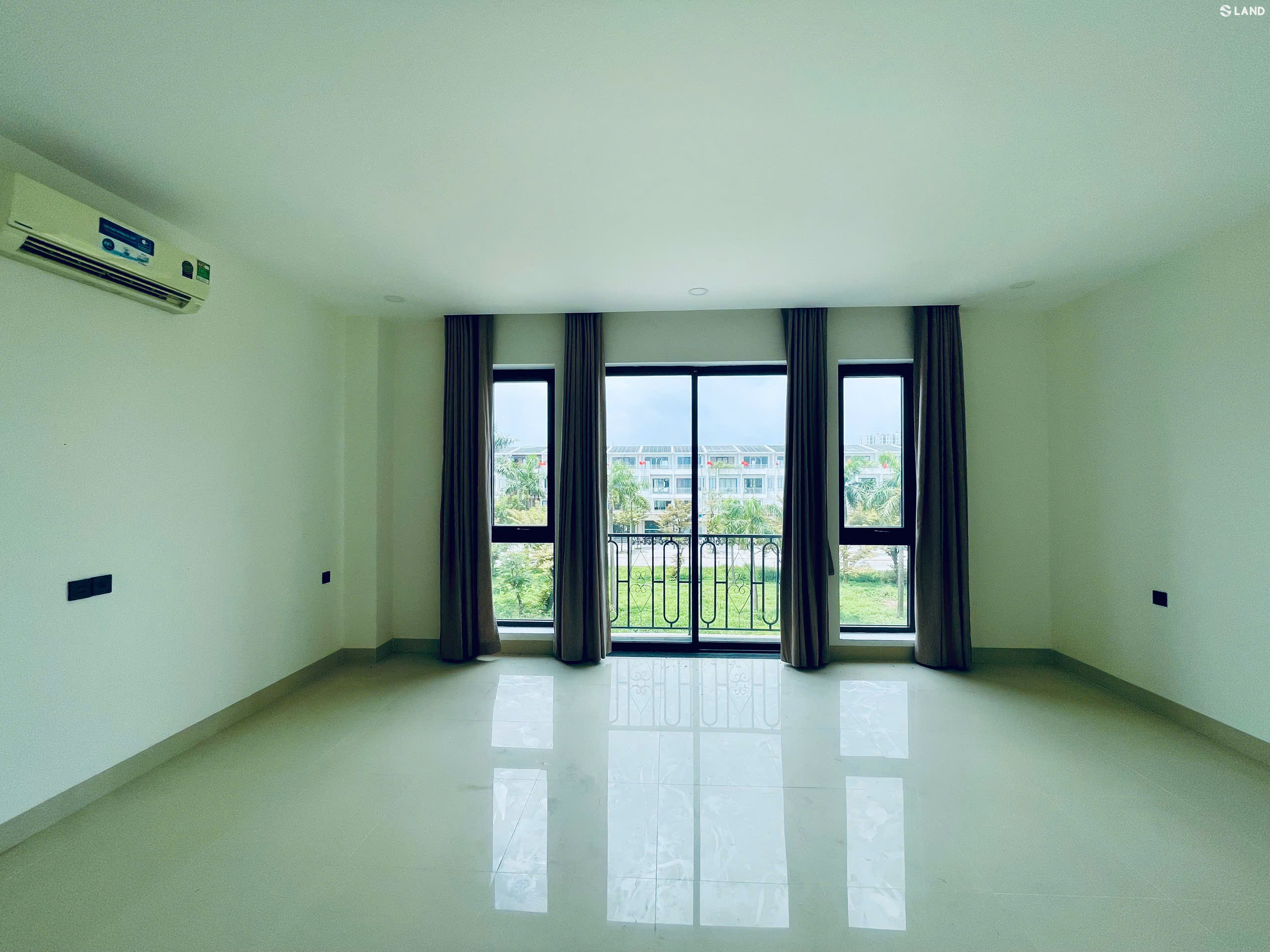 Cần bán nhà 3 tầng mặt tiền Shophouse Royal Park, Huế