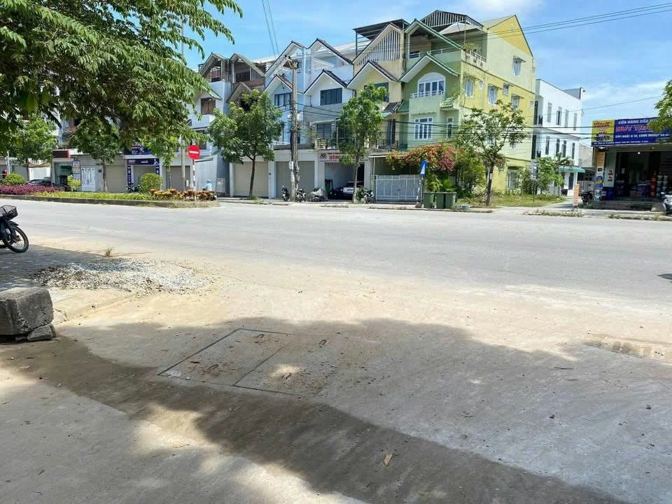 ⁉️Bán mặt tiền xóm 4 Dưỡng Mong,khổ đất vuông vắn,đường ô tô thông ra Võ Văn Kiệt và Tỉnh Lộ 10 chỉ hơn 100m❌