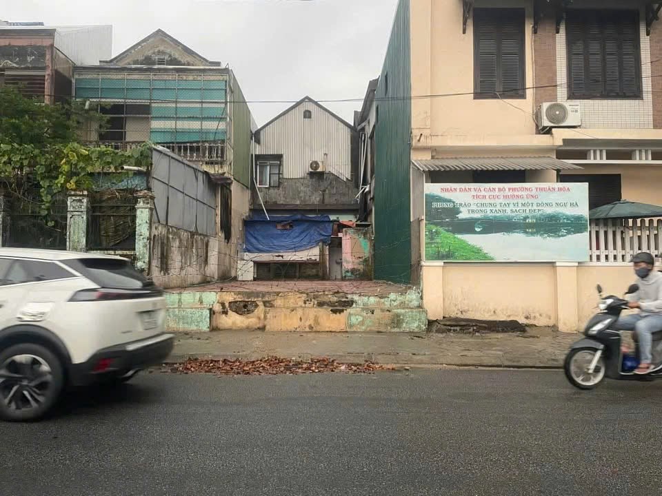 Bán Nhà 2 Tầng 2 Mặt Tiền Triệu Quang Phục và Lê Huân - TP Huế