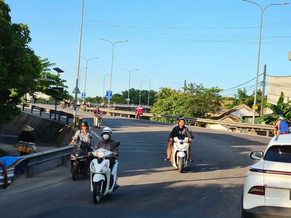 Đất mặt tiền Nguyễn Chí Thanh chỉ 2.x tỷ