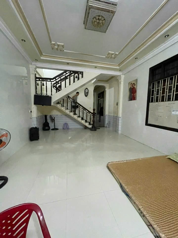 Bán nhà mặt tiền 223m2 Hoàng Diệu, Huế giá rẻ
