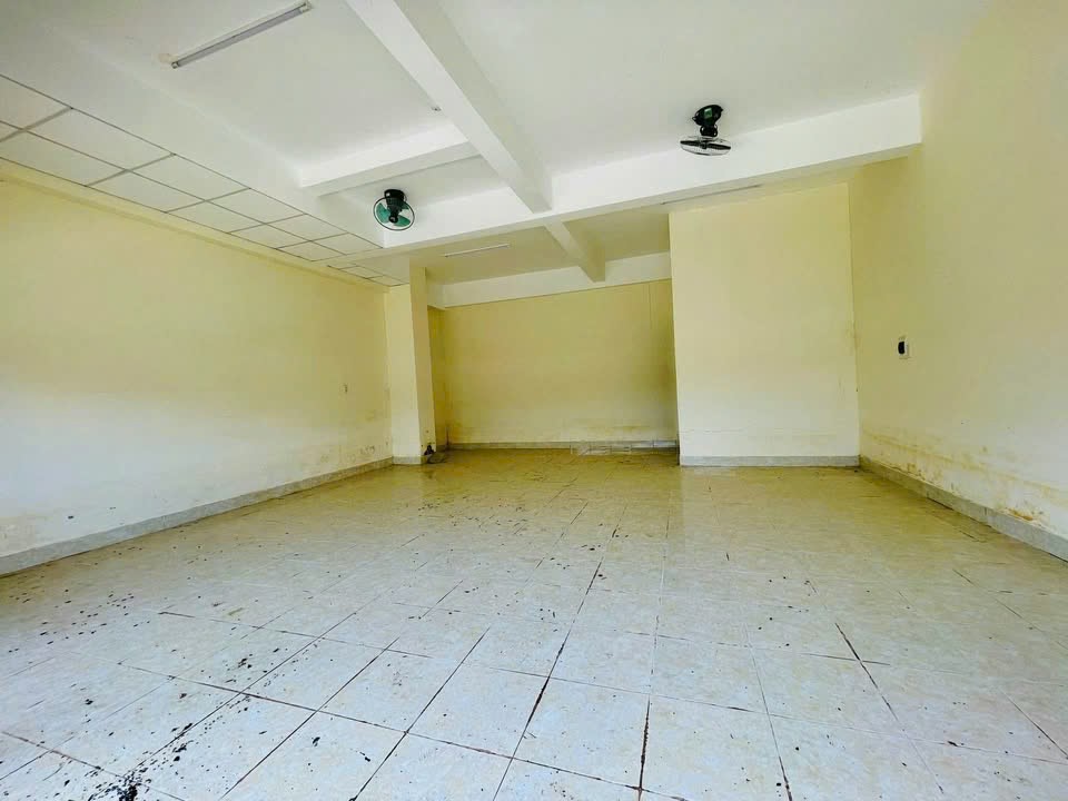 Bán mặt tiền tầng 1 chung cư Xuân Phú, Huế giá rẻ