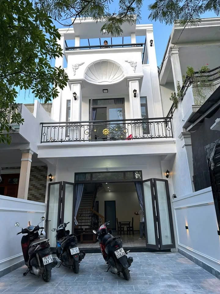 Bán căn Biệt thư tân cổ điển 3 Tầng kiệt Châu Văn Hùng View Trường Mầm Non Hoa Hồng - Lại Thế, Phú Thượng, TP Huế