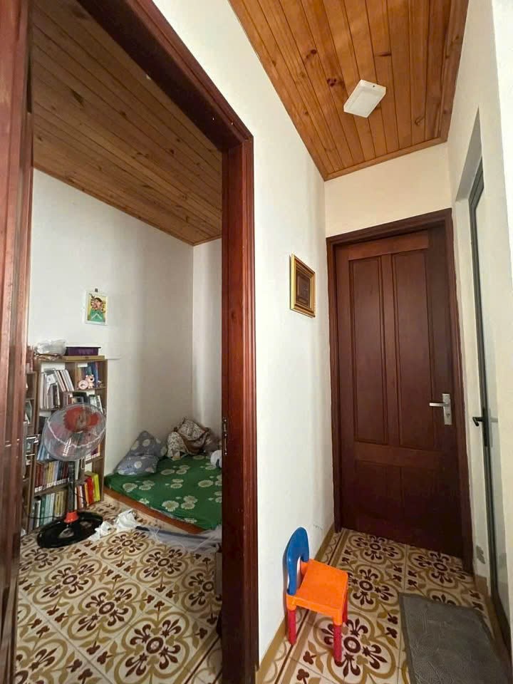 Bán nhà nội thất gỗ kiềng kiệt Oto Nguyễn Trường Tộ Cách Mặt tiền chỉ 40m