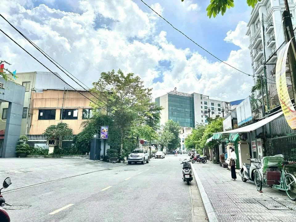 Bán mặt tiền Lê Viết Lượng, KQH Kiểm Huệ, Xuân Phú, TP Huế giá bán chỉ 6x triệu/m2 📌