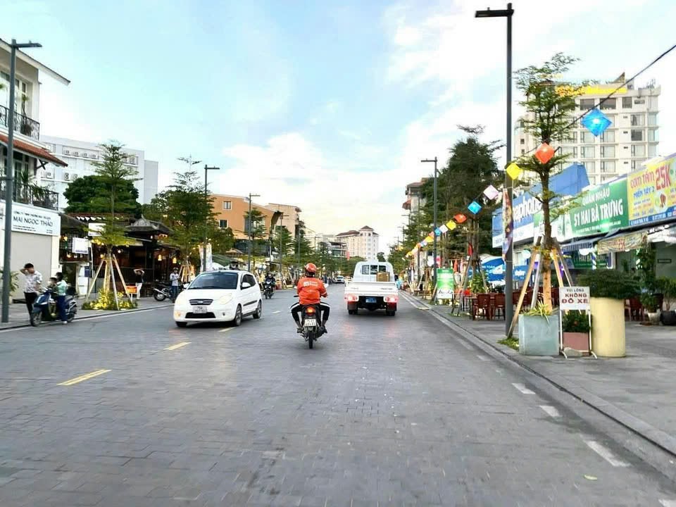 Bán Nhà 3 Tầng Mặt Tiền Hai Bà Trưng , P Vĩnh Ninh Trung Tâm TP Huế hàng hiếm giá 1x tỷ 📌