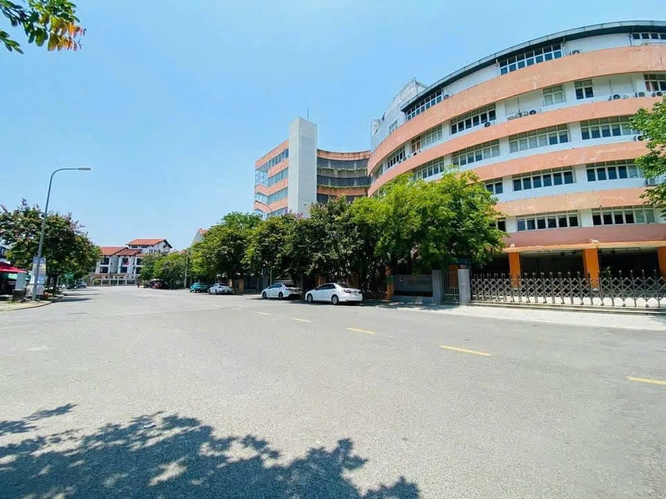 Bán mặt tiền kinh doanh đường Phùng Chí Kiên, phường Xuân Phú, Tp.Huế giá chỉ 8,x tỷ 📌