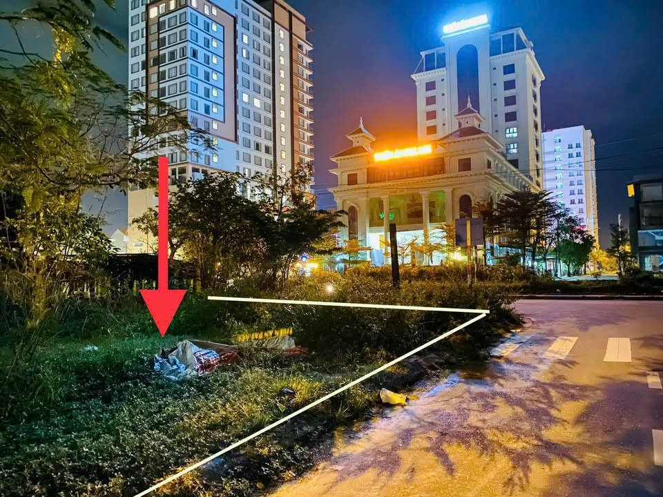 LÔ GÓC 2 MẶT TIỀN VIEW KÊNH ĐÔNG NAM THUỶ AN - NHÌN RA KHÁCH SẠN THIÊN ÂN - HUẾ