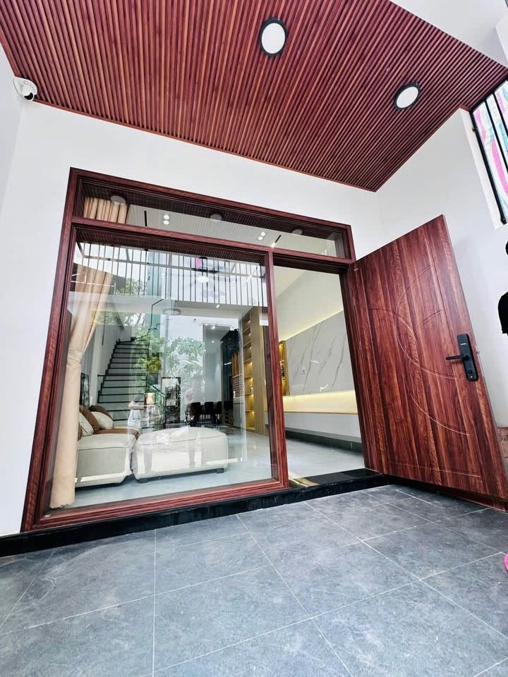 BÁN NHÀ 3 TẦNG FULL NỘI THẤT KIỆT OTO NGỰ BÌNH - TTTP - CÁCH ĐƯỜNG CHÍNH 20M.