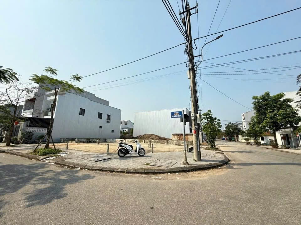 Siêu phẩm lô góc 2 mặt tiền view kênh Hà Văn Chúc - Phan Đình Giót - KQH Bầu Vá ngay hải sản Na 📌